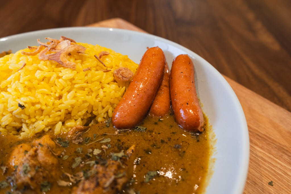 はとやカレー ソーセージトッピング