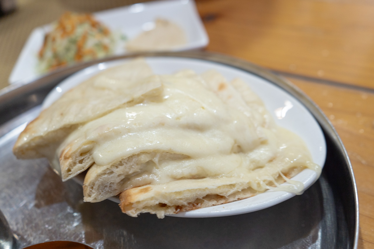 チーズナン