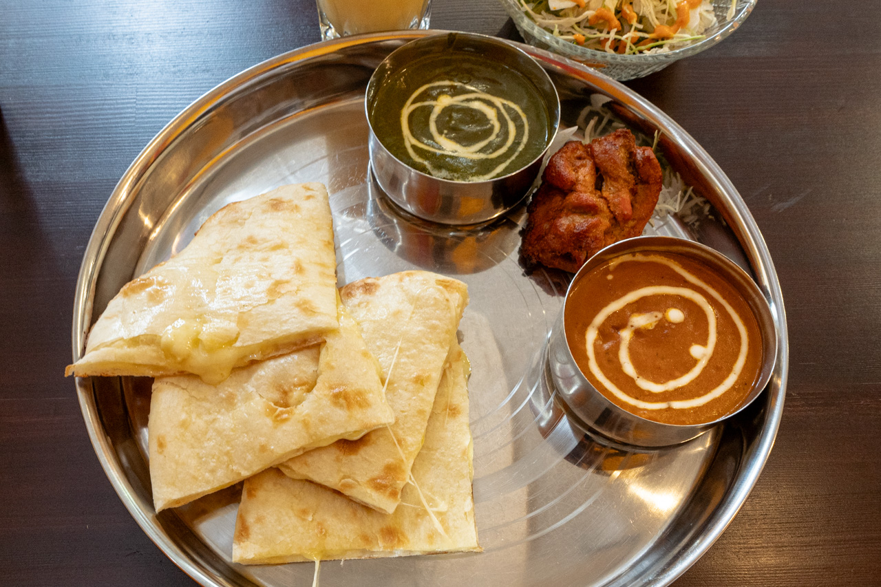 チーズナンランチ キーマカレー&ほうれん草チキンカレー