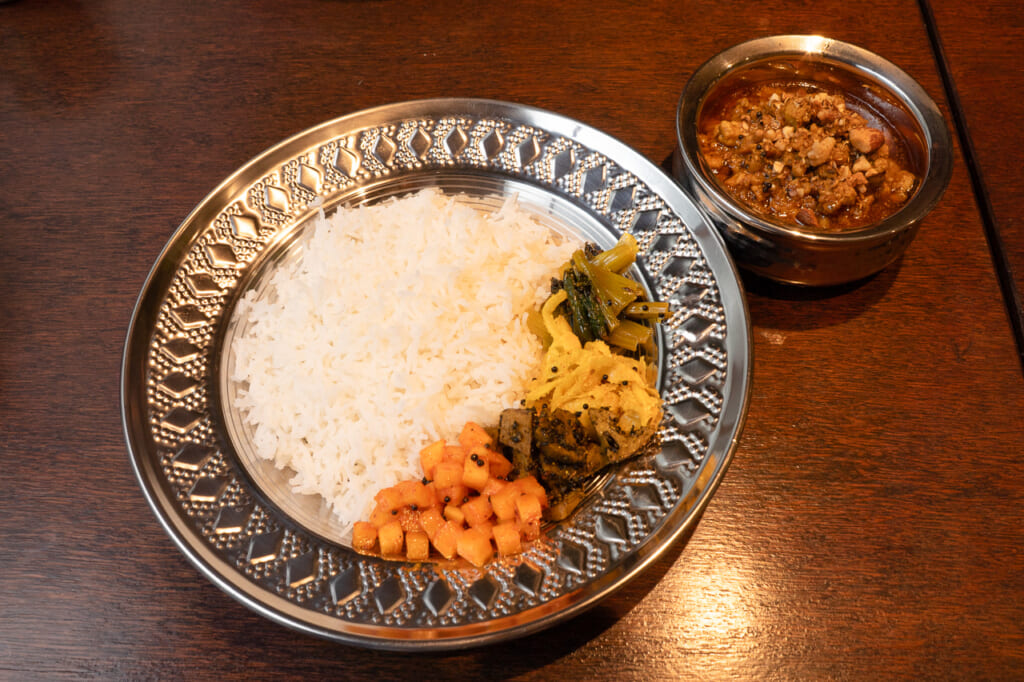 香酵味食堂　チキンキーマカレー