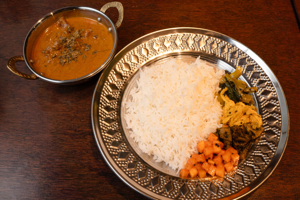 香酵味食堂　日替わり　からいもチキンカレー