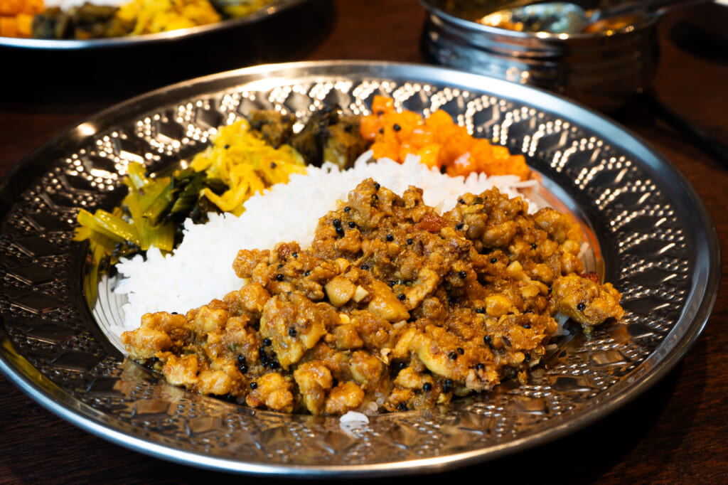 香酵味食堂　チキンキーマカレー